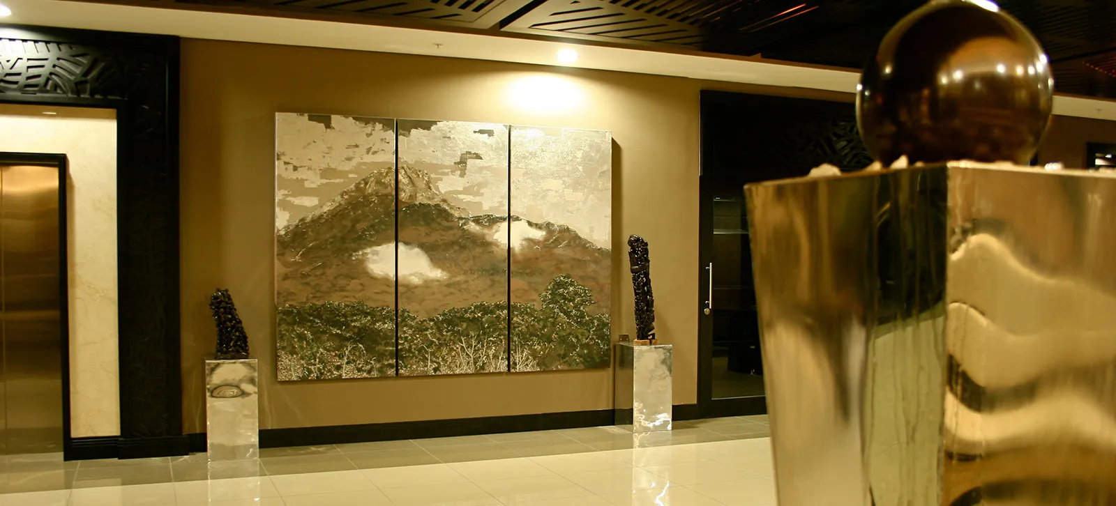 Mount Meru Hotel – 4